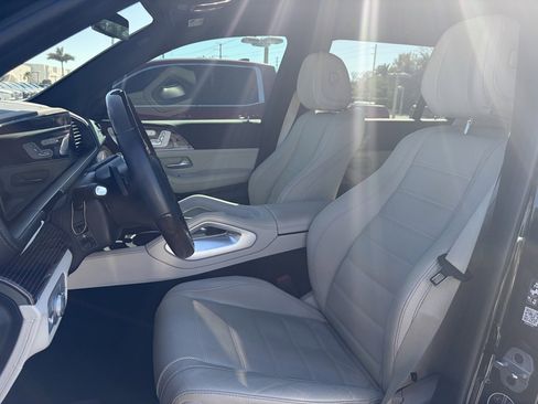 Used 2023 Mercedes-Benz GLS 580 4MATIC image 13