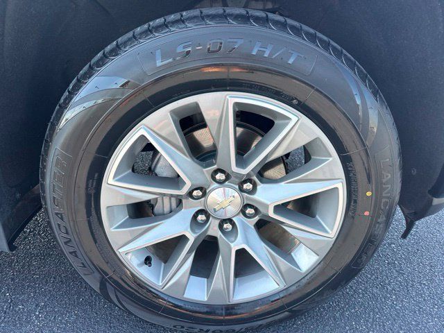 Used 2019 Chevrolet Silverado 1500 High Country w/ Technology Package AWD/4WD image 54