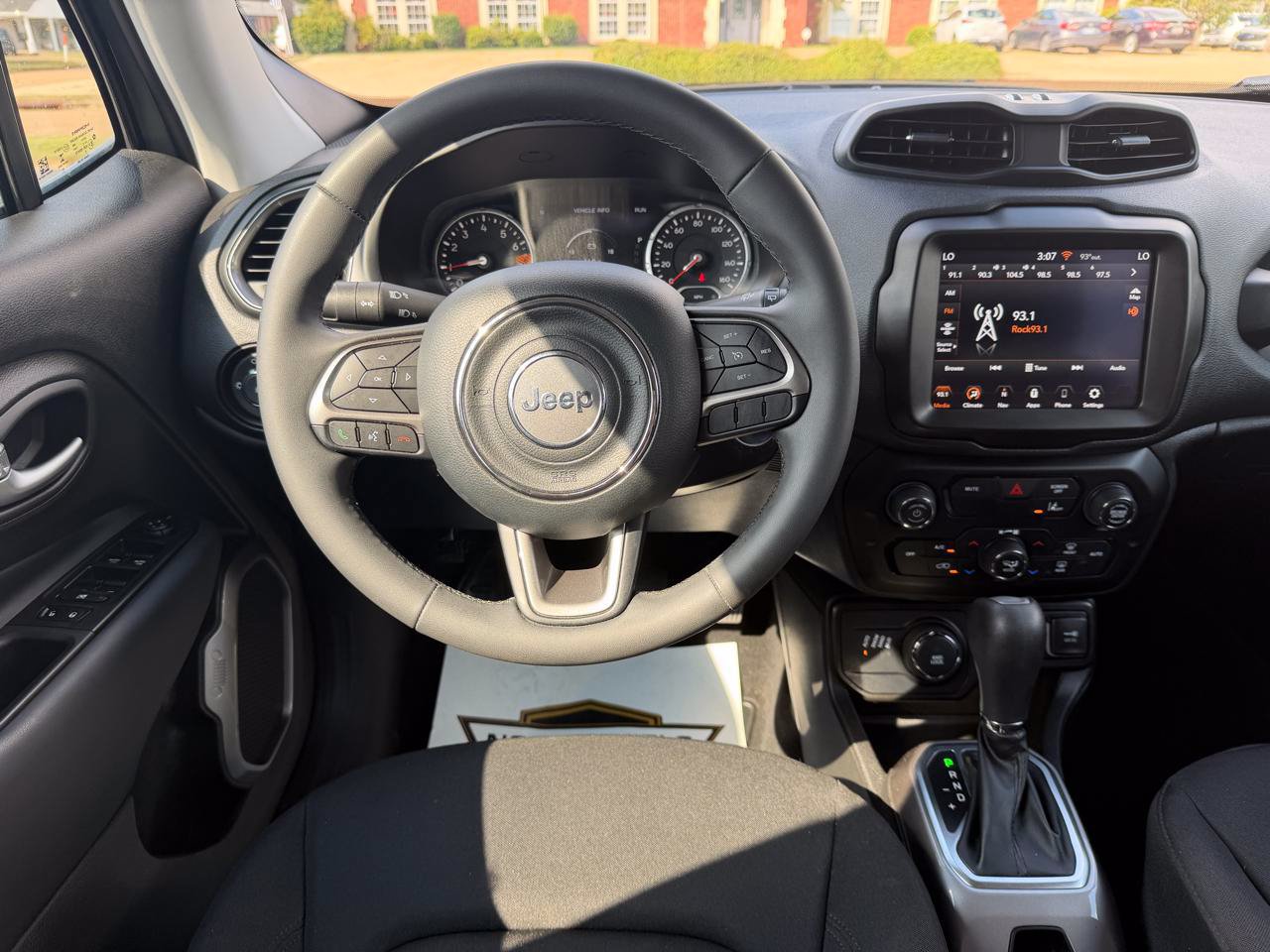 Used 2022 Jeep Renegade Latitude AWD/4WD image 13