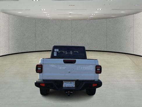 Used 2024 Jeep Gladiator Sport image 6