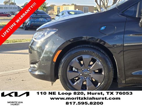Used 2020 Chrysler Pacifica Limited w/ Advanced Safetytec Group image 14