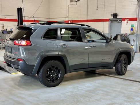 Used 2022 Jeep Cherokee Trailhawk w/ Trailer Tow Group image 2