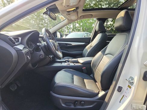 Used 2021 INFINITI QX50 Essential w/ Convenience Package AWD/4WD image 13