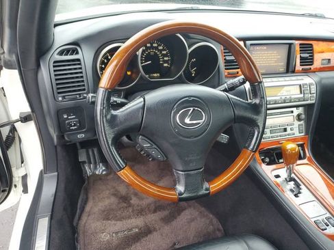 Used 2006 Lexus SC 430 Convertible w/ Preferred Accessory Pkg image 13