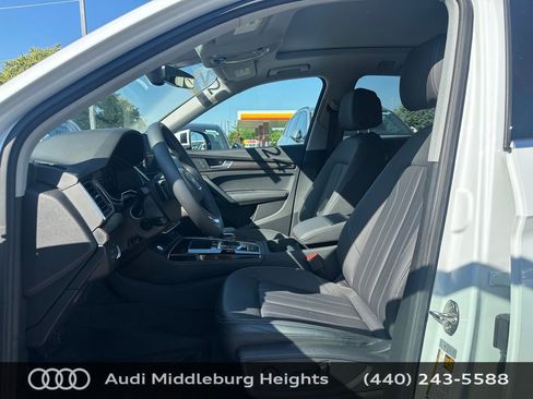 Used 2024 Audi Q5 2.0T Premium Plus w/ Premium Plus Package AWD/4WD image 12