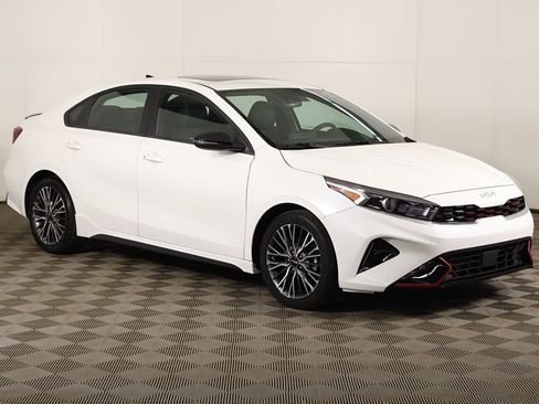 Used 2023 Kia Forte GT-Line w/ GT-Line Premium Package FWD image 2