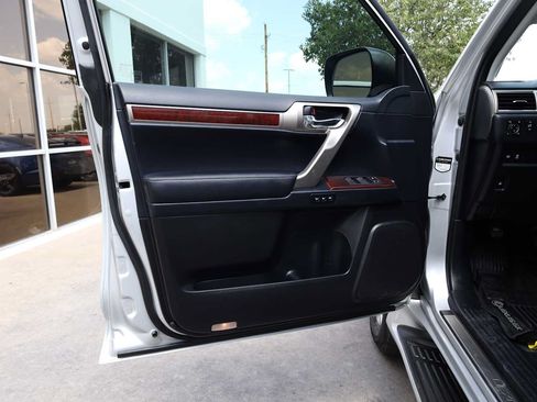 Used 2018 Lexus GX 460 Premium w/ Premium Package AWD/4WD image 46