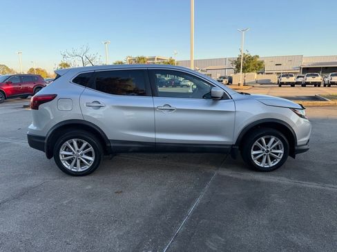 Used 2018 Nissan Rogue Sport S w/ S Appearance Package image 6