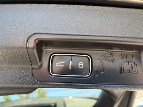 Used 2023 Ford Explorer XLT w/ Equipment Group 202A AWD/4WD image 25