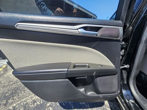Used 2018 Ford Fusion S FWD image 40