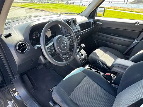 Used 2014 Jeep Patriot Sport w/ Power Value Group FWD image 12