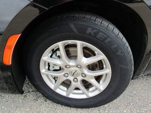 Used 2024 Chrysler Pacifica Touring-L FWD image 30