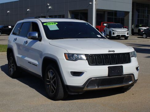 Used 2018 Jeep Grand Cherokee Limited image 18