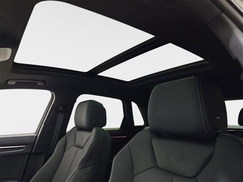 Used 2024 Audi Q3 2.0T Premium Plus w/ Premium Plus Package image 32