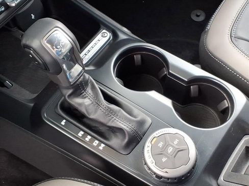 New 2025 Ford Bronco Outer Banks image 17