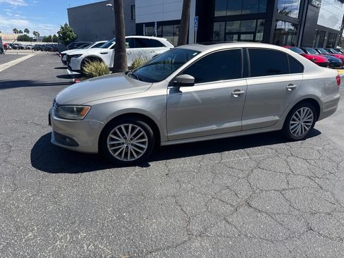 Used 2013 Volkswagen Jetta SEL FWD image 5