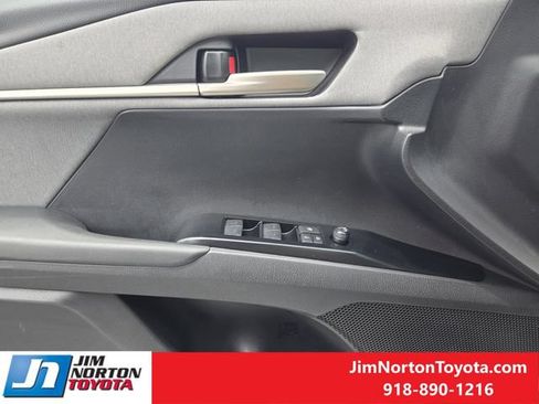 Used 2025 Toyota Camry LE FWD image 24