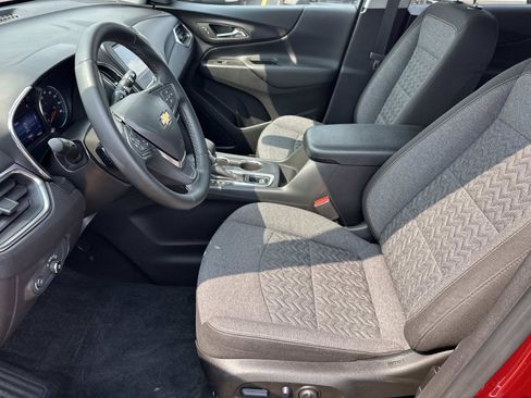 Certified 2024 Chevrolet Equinox LT w/ LPO, Floor Liner Package FWD image 18