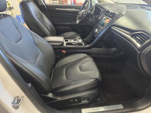 Used 2018 Ford Fusion Titanium AWD/4WD image 10