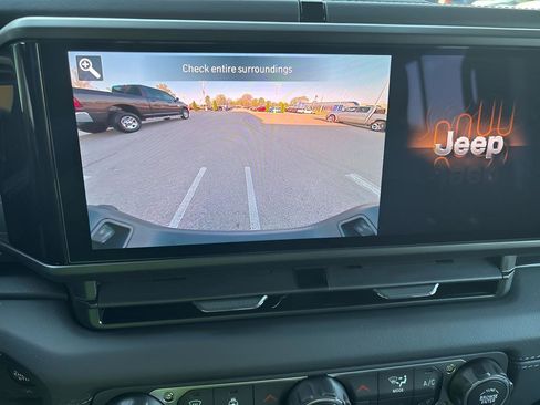 New 2026 Jeep Gladiator Sport AWD/4WD image 26
