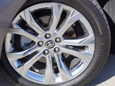 Used 2024 Toyota Sienna Platinum FWD image 10
