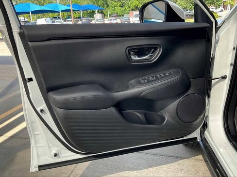 New 2026 Honda HR-V LX image 10