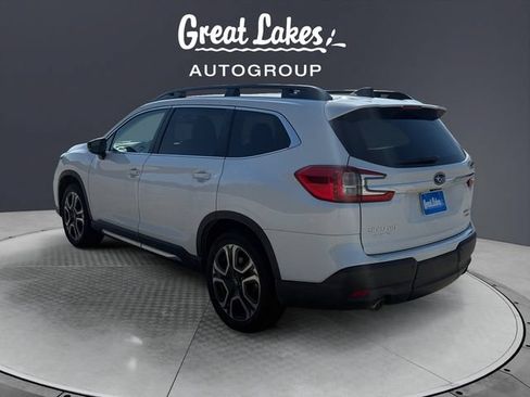 Used 2025 Subaru Ascent Limited AWD/4WD image 3