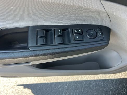 Used 2011 Honda Accord LX image 4