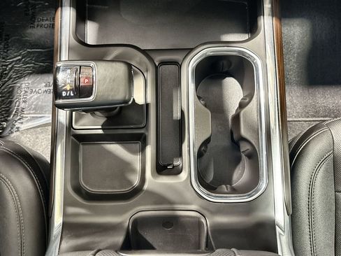 Used 2023 GMC Sierra 1500 SLT w/ SLT Convenience Package image 19