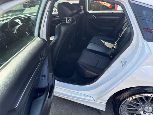 Used 2018 Honda Accord Sport image 10