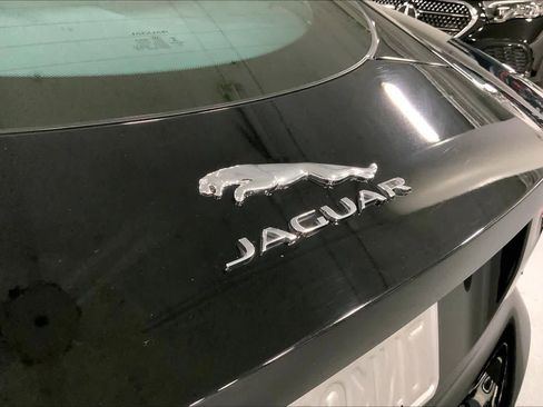 Used 2016 Jaguar F-TYPE Coupe image 9
