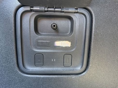 Used 2022 Rivian R1T Adventure image 21