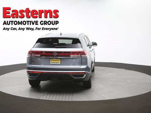 Used 2024 Volkswagen Atlas Cross Sport SE FWD image 34