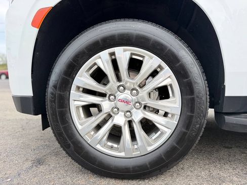 Used 2024 GMC Yukon Denali AWD/4WD image 3