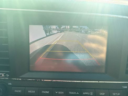 Used 2017 Hyundai Elantra SE FWD image 29