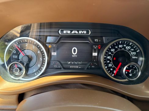 Used 2022 RAM 2500 Laramie AWD/4WD image 12