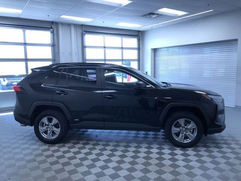 Certified 2025 Toyota RAV4 LE image 35