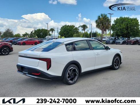 New 2025 Kia K4 EX FWD image 6