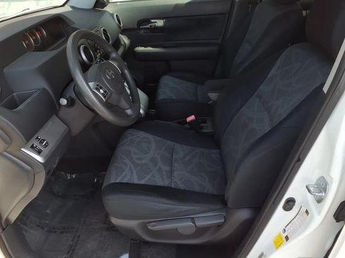 Used 2012 Scion xB FWD image 12