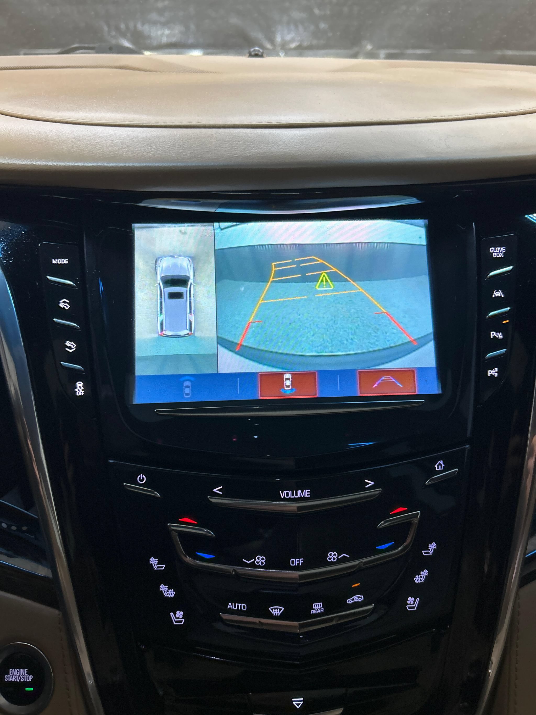Used 2018 Cadillac Escalade Platinum AWD/4WD image 18