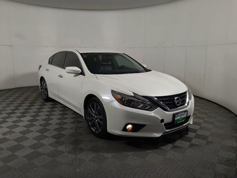 Used 2018 Nissan Altima 2.5 SR w/ SR Special Edition FWD image 14