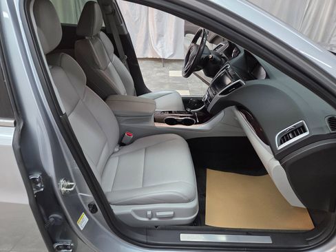 Used 2017 Acura TLX w/ Technology Package image 10