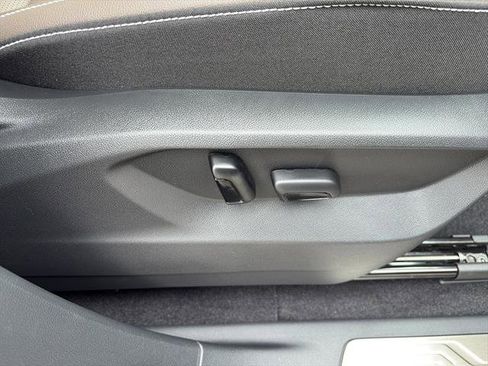 New 2026 Volkswagen Atlas SEL image 9