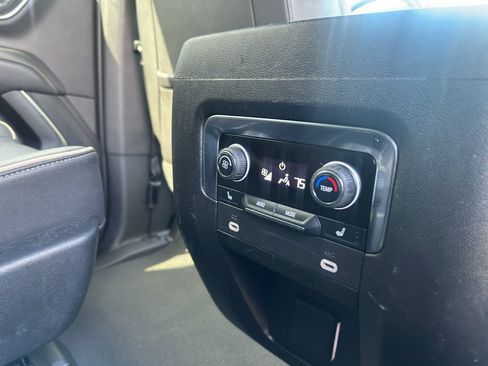 Used 2023 Chevrolet Suburban Premier AWD/4WD image 15