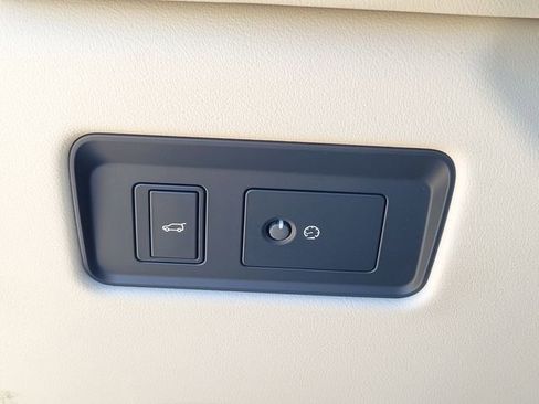 New 2026 Jaguar F-PACE R-Dynamic S image 23