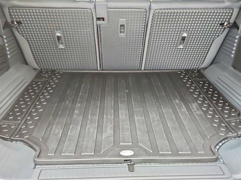 Used 2025 Land Rover Defender 110 X image 14