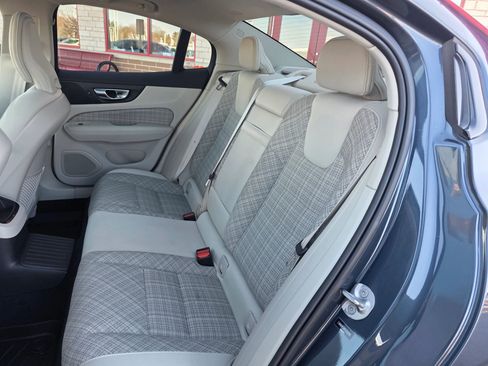 Used 2023 Volvo S60 T8 Core image 8