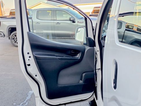 Used 2021 Nissan NV200 SV w/ Sliding Door Glass Package FWD image 28