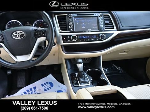 Used 2016 Toyota Highlander Limited AWD/4WD image 12