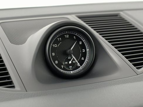 Used 2025 Porsche Macan image 57